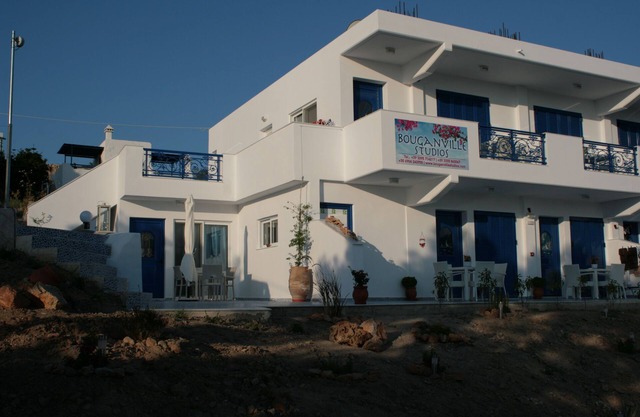 Studios Hotel Bouganville