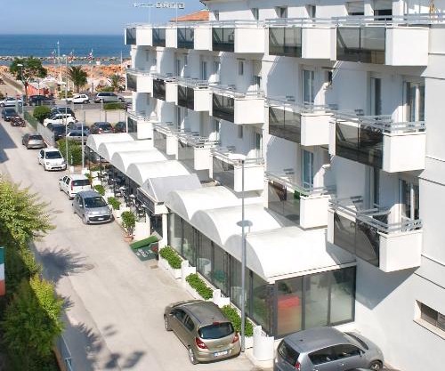 Hotel Ciondolo D'Oro 5 minuti da Rimini Fiera CON PARCHEGGIO INCLUSO