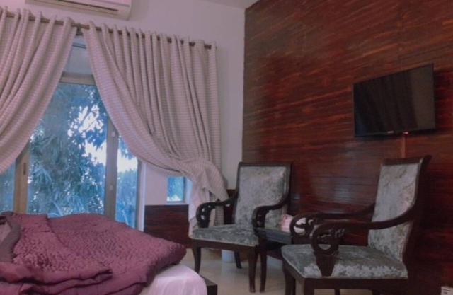 Hotel Gulberg Lodges