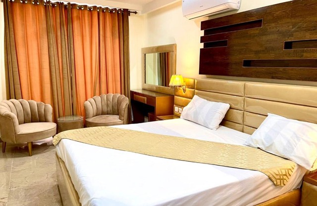 Hotel H6