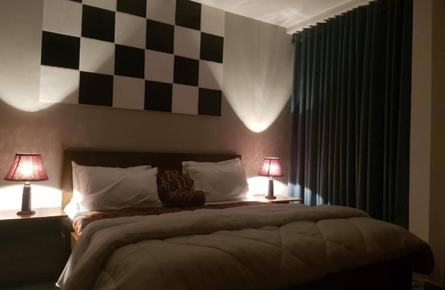 Hotel Holiday Lahore