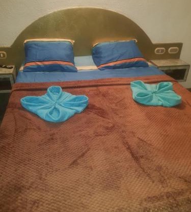 HOTEL HOLLYWOOD