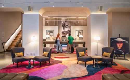 Hotel Indigo Melbourne on Flinders by IHG