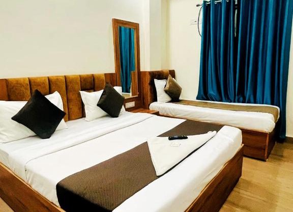 Raj Guest House - Hotel Near Railway Station