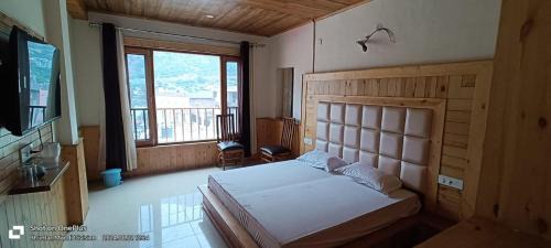 HOTEL ROSHAN REGENCY By seraj heritage