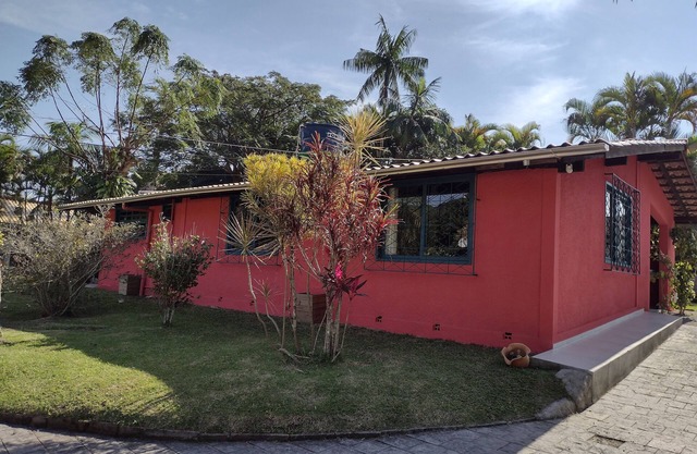 Casa a 100 metros de la playa de Porto Belo