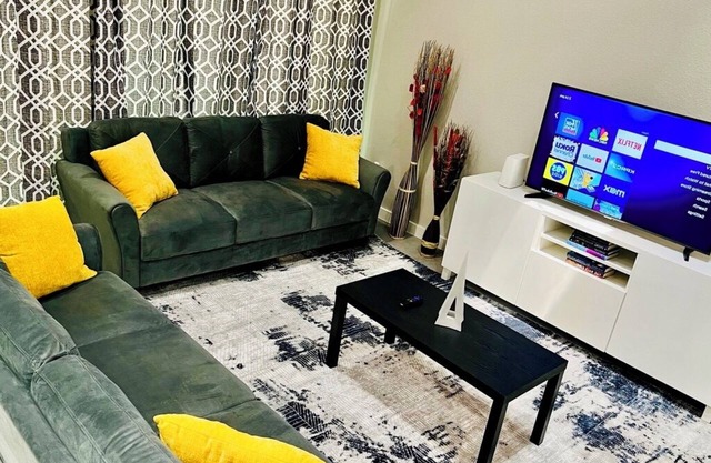 Casa 3 habitaciones 2,5 banos estacionamto Gratis