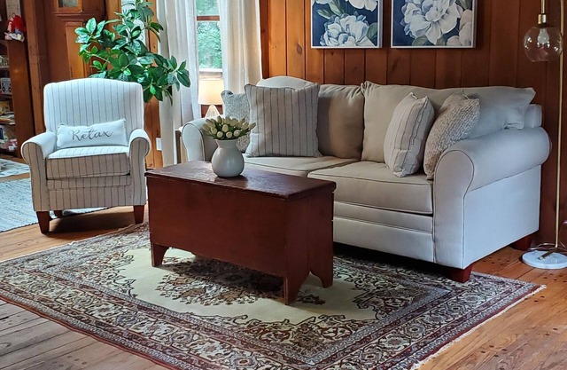 House 5 min drive to beach, 2 minute drive to downtown Ogunquit & Perkins Cove