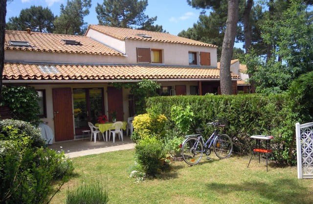 PALMYRE-House 3 habitaciones, jardín privado 4pers, bosque de pinos, parque compartido de la piscina. sé