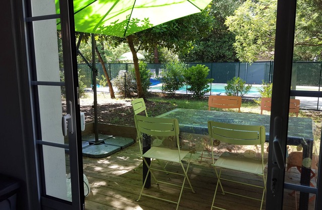 casa 6 personas, cerca de la playa, piscina compartida por dos apartamentos
