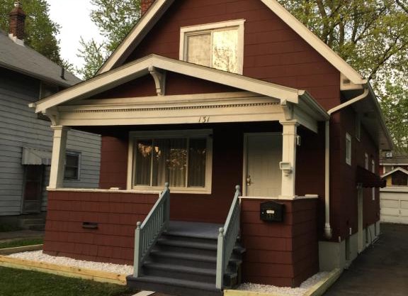 House by Niagara River