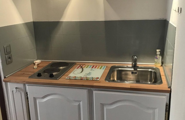 Casa centro con 1 dormitorio y entresuelo.