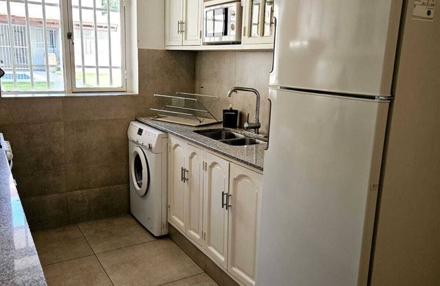 Casa para 10 pax, con pileta, a metros del Parque General San Martin, en ciudad.