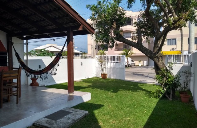 Casa a 100 metros de la playa de Zimbros (Bombinhas).