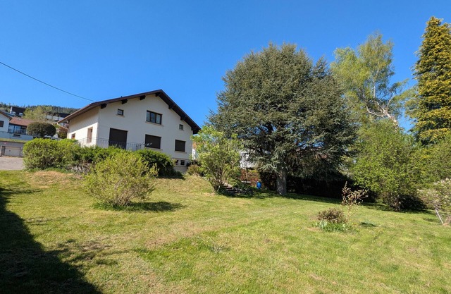 Casa en Gérardmer con vista a montañas, garaje y jardín
