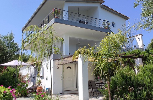 Casa en olivar cerca del mar