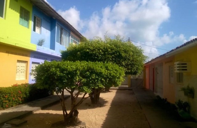 Casa en Prive Arco Íris a 3 minutos de la playa de Enseada dos Corais.
