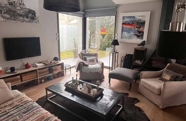 House in the center of town, 50M from the beach!