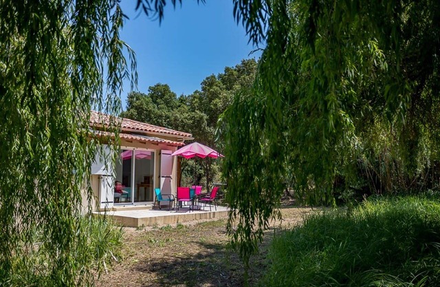 casa en un paraíso verde a 15 minutos andando de la playa Maora