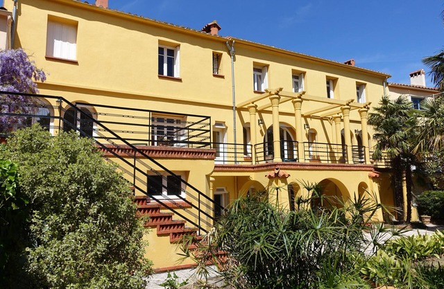 Cámara de excepción, con jardín y piscina en el corazón de Laroque des Alberes