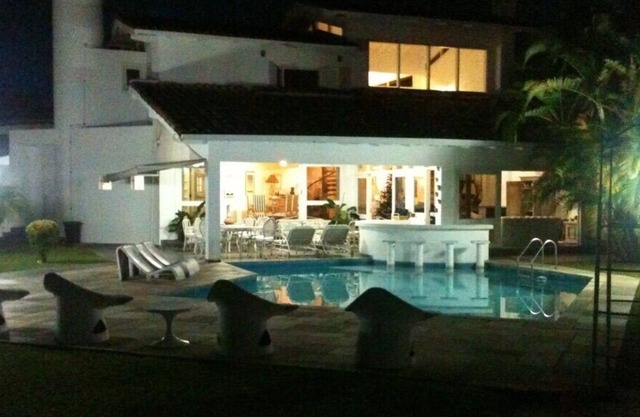 Casa en 1000mts de terreno, excelente ubicación con bar de piscina y gran confort