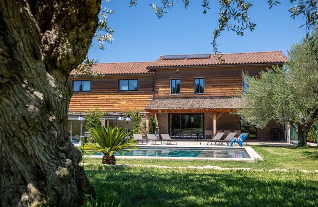 Casa independiente en ST REMY para 8 personas, con gran piscina en DEBOR
