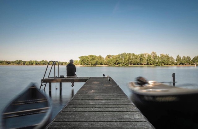 House on the Havelbogen directly on the water with canoe and jetty, garden apartment*****