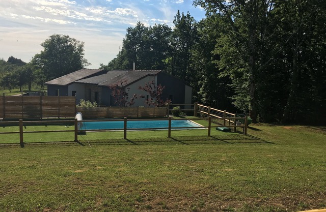 Casa en las alturas de ROC con piscina