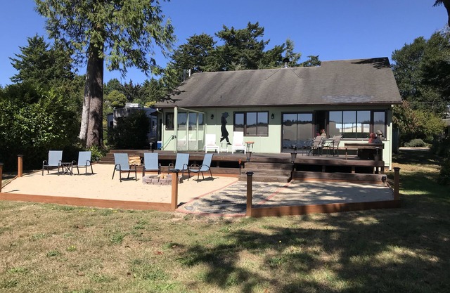 ¡¡Cotizada recientemente!! Casa en el río Siuslaw en el casco antiguo de Florencia