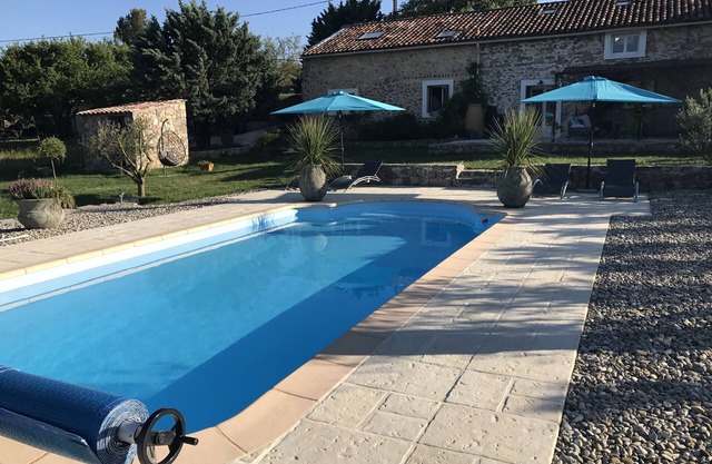 CASA TIPO MAS PROVENZAL, 15 PERSONAS