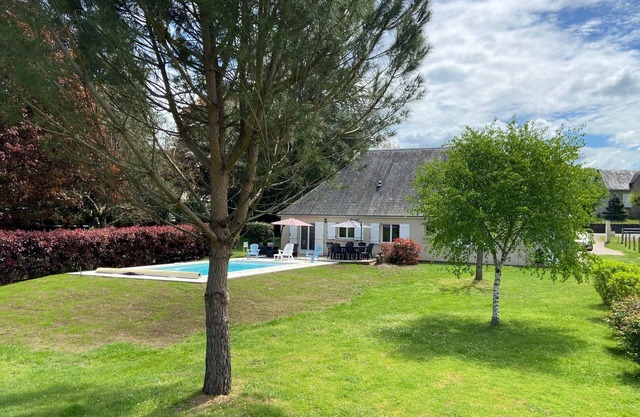 CASA ARGENTATA COMODIDAD A PIE COMPLETO AL BORDE DE LOS RÍOS DE DORDOGNE