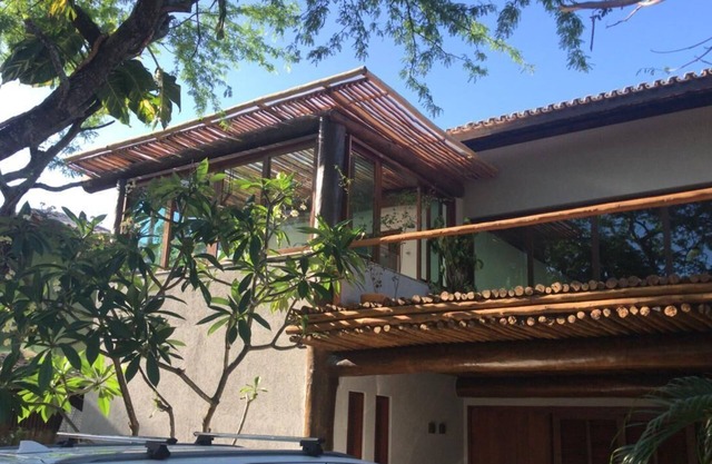 Casa de 5 habitaciones, piscina. Cerca de las piscinas naturales.