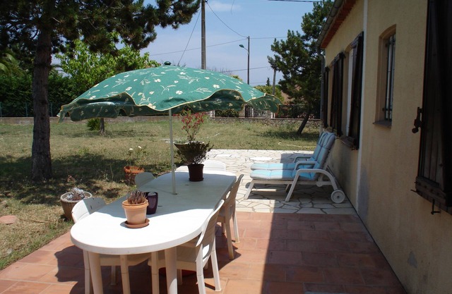 casa con gran jardin en un barrio muy tranquilo