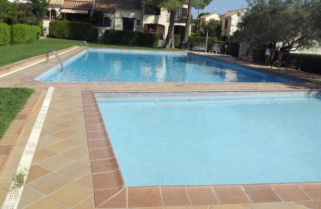 Casa con piscina, 2 dormitorios + entrepiso, 4 a 6 personas, L'Estartit