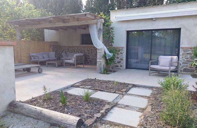 House with garden 7 km from the beach