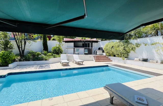 HOUSE WITH GARDEN AND SWIMMING POOL 5MIN FROM THE BEACH IN PEACE