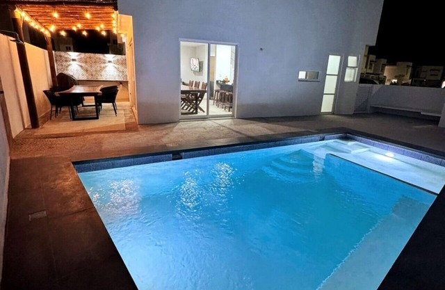 Casa con alberca propia-Almarena