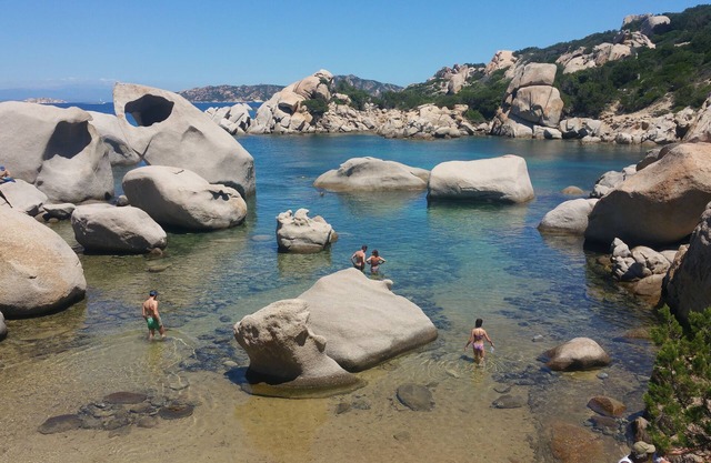 Casa con terraza panorámica, pueblo en la playa con piscina - Porto Pollo