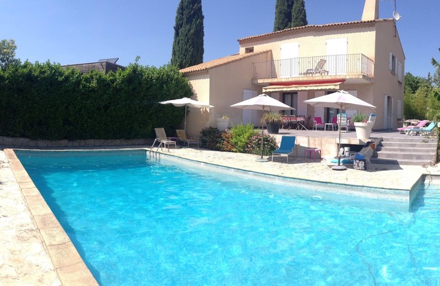 Casa con piscina y jardín cerca de Montpellier Sur Sea Road