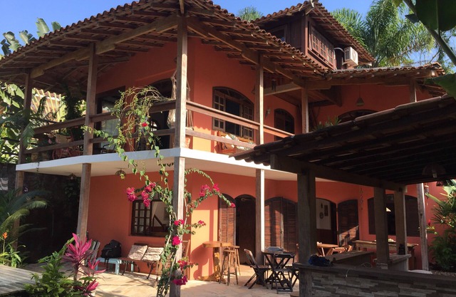 Casa con piscina en Camburizinho, una de las más bellas playas de la costa del SP!