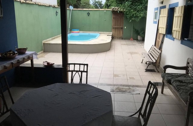 Casa con piscina al lado del centro histórico con 3 habitaciones, 1 suite.