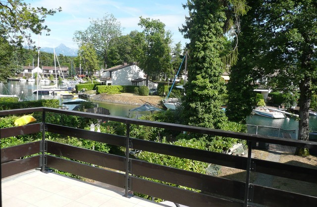 Casa con pontón privado y anilla de amarre marina Port Ripaille 6 personas