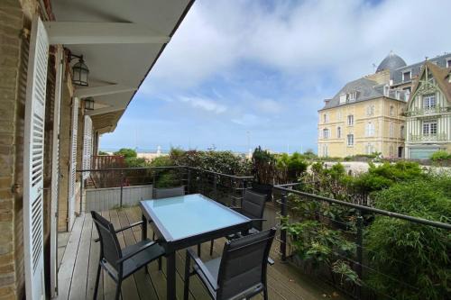 House with sea view in the Hypercentre