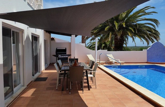 Casa con vista al mar y parque natural, piscina privada. Último minuto