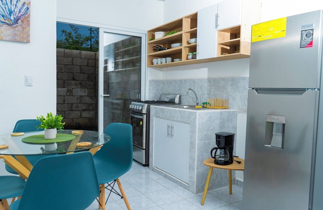 Casa con ubicación estratégica cerca de todo.