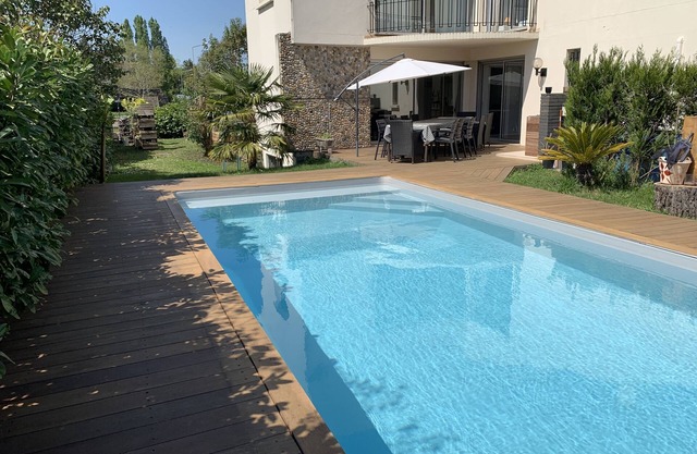 Magnífica casa espaciosa de 250 m2, 10 pers. , cerca de BURDEOS