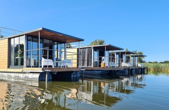 Casa flotante en Łazy cerca del lago y mar