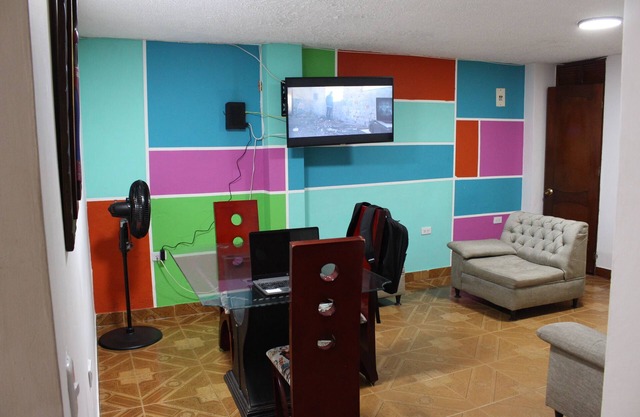 Vivienda completa con parqueadero, cerca al terminal