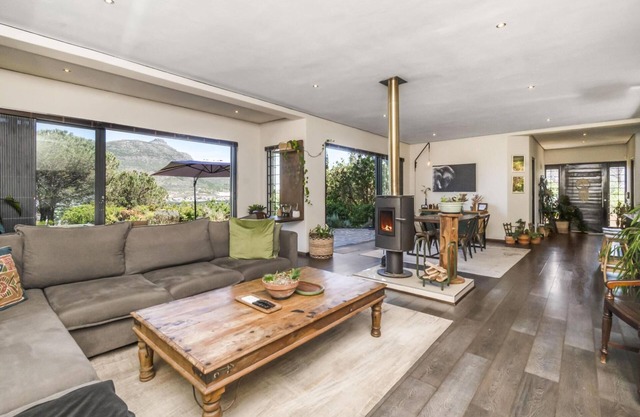 Hout Bay Coastal Villa with Mountain Views