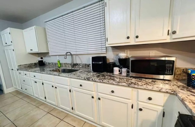 Huge Beautiful Blissful Villa 10 sleeping spaces!